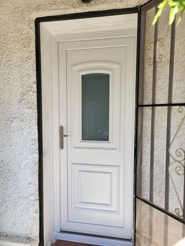 -07-simply-door-windows-upvc-doors-001 resized